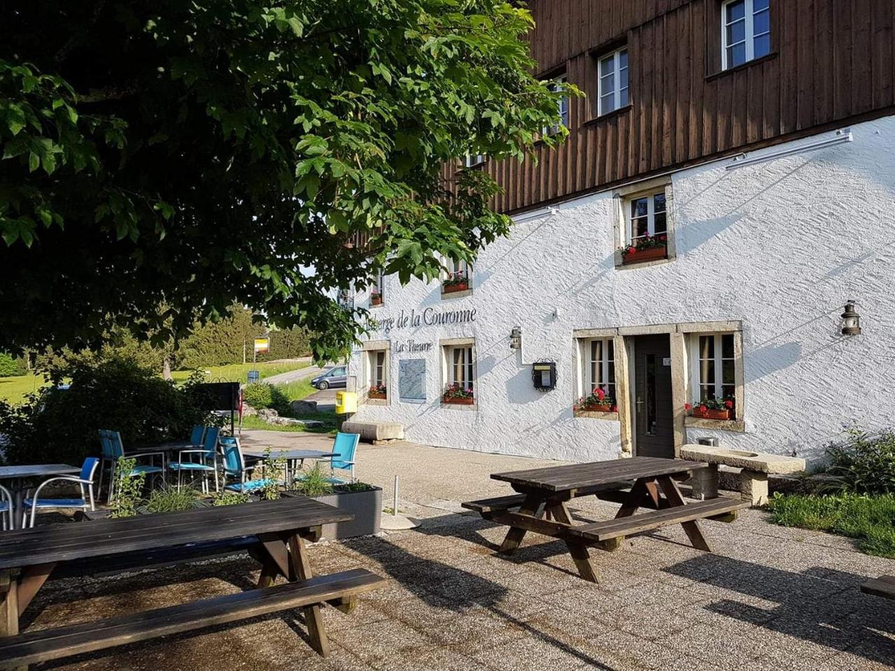 Auberge De La Couronne Saignelegier Bagian luar foto