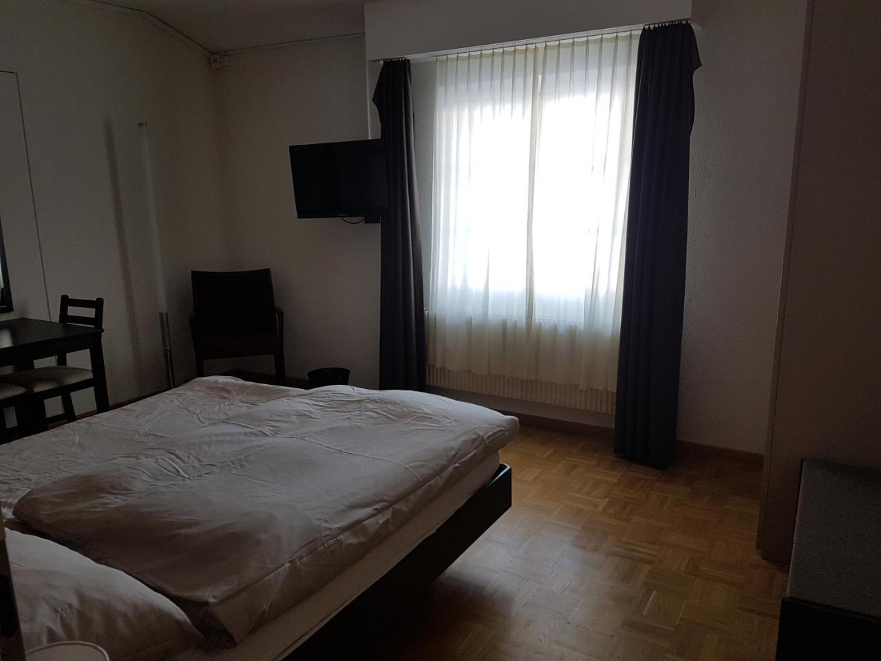 Auberge De La Couronne Saignelegier Bagian luar foto
