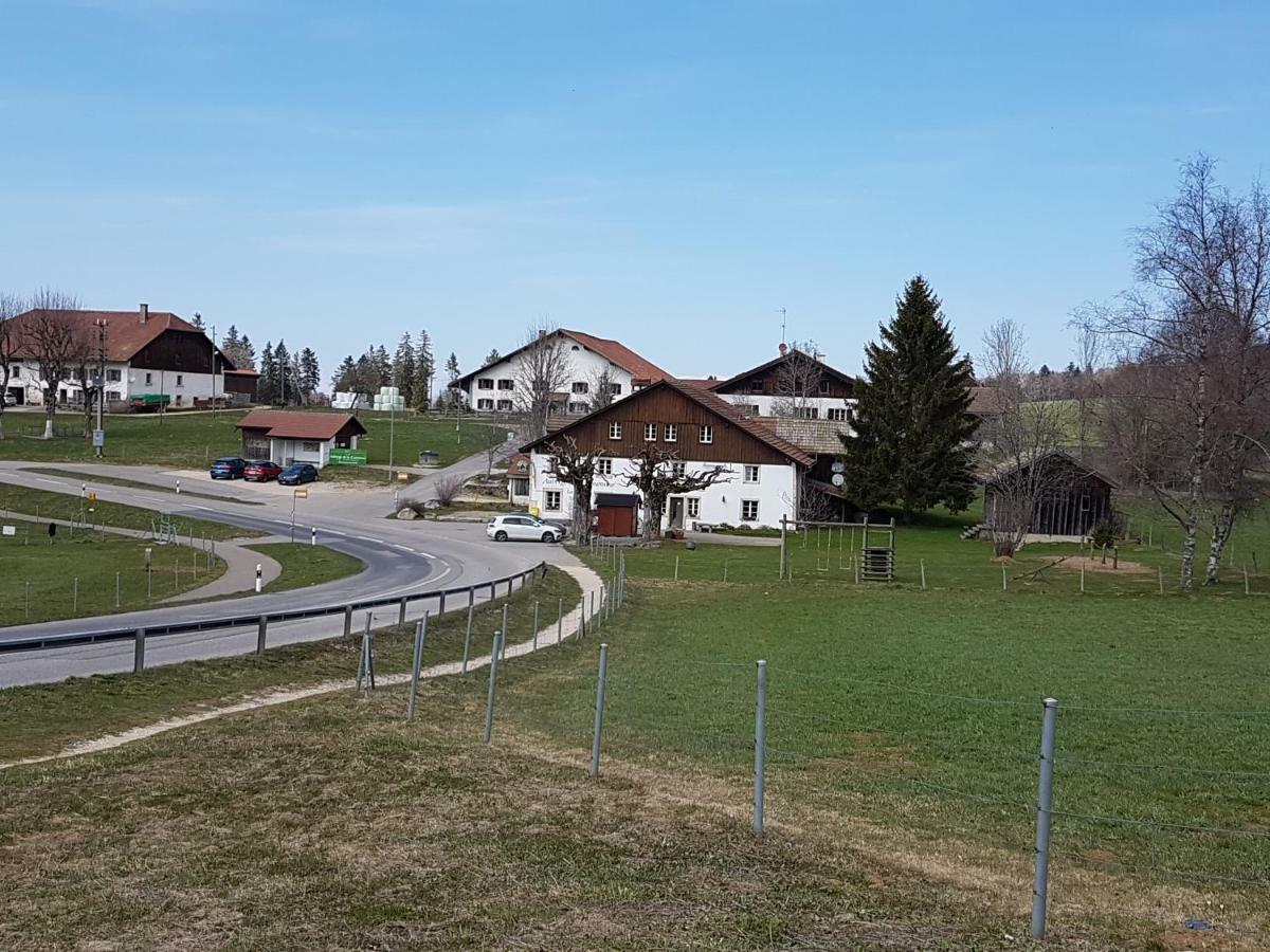 Auberge De La Couronne Saignelegier Bagian luar foto